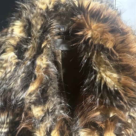 Brand New/Never Worn Stunning Faux Fur Multi- Colored Coat (M) - Picture 2 of 12